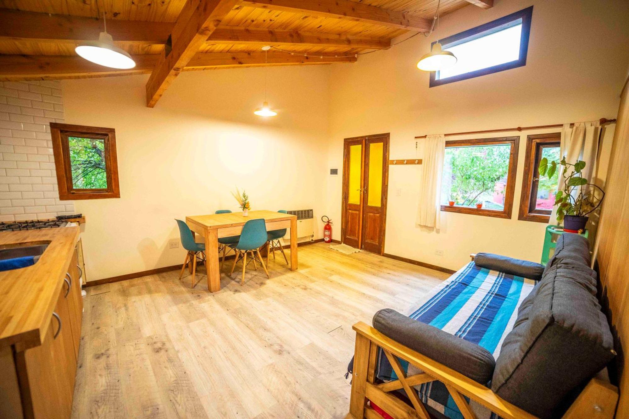 Chalet Casa En Entorno De Bosque, Cerca De Playas Y Cerros *